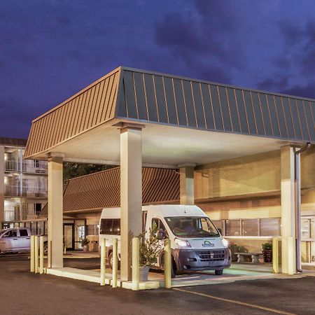 Days Inn By Wyndham Kenner/New Orleans Airport South Exterior photo