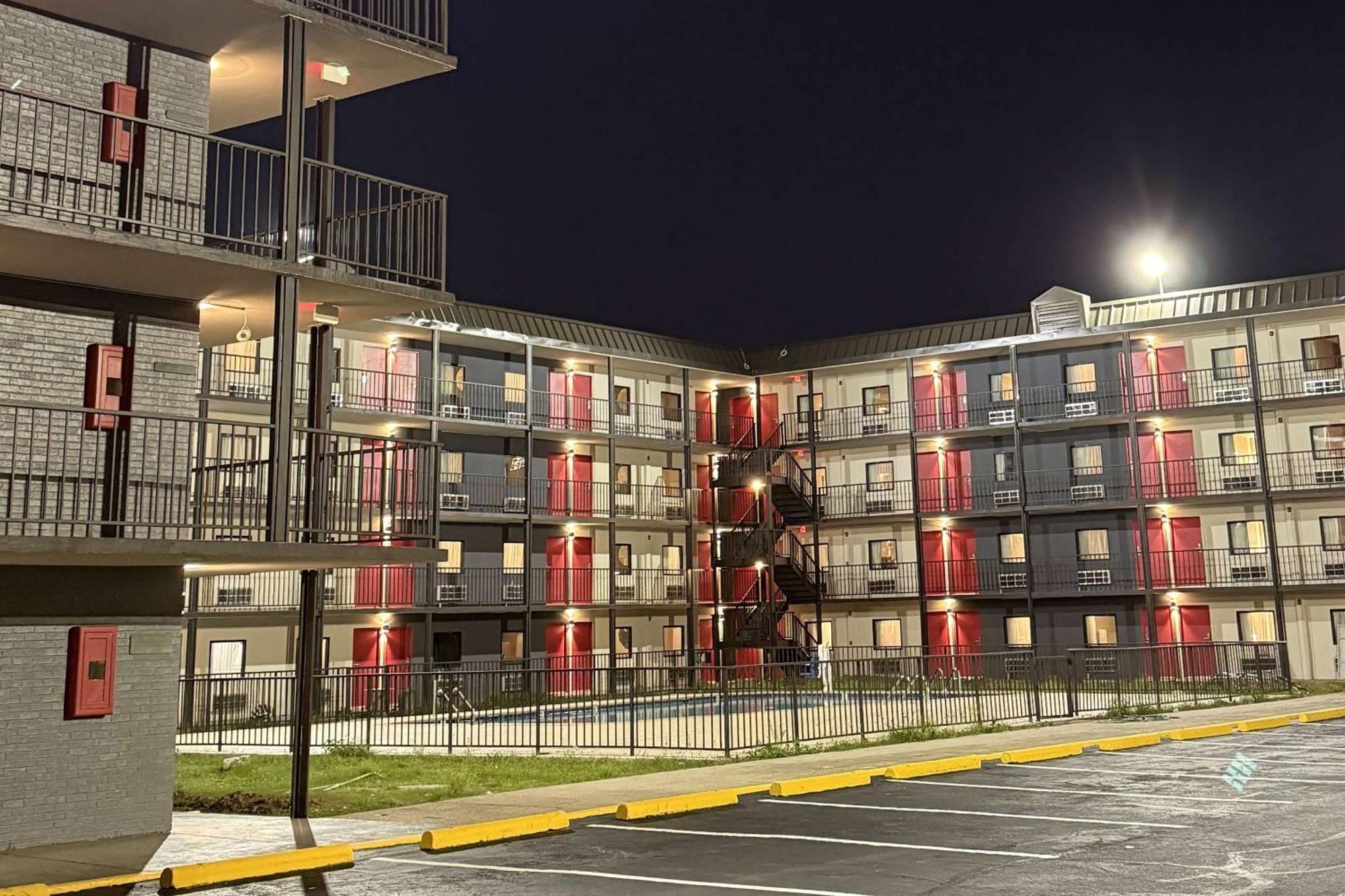 Days Inn By Wyndham Kenner/New Orleans Airport South Exterior photo