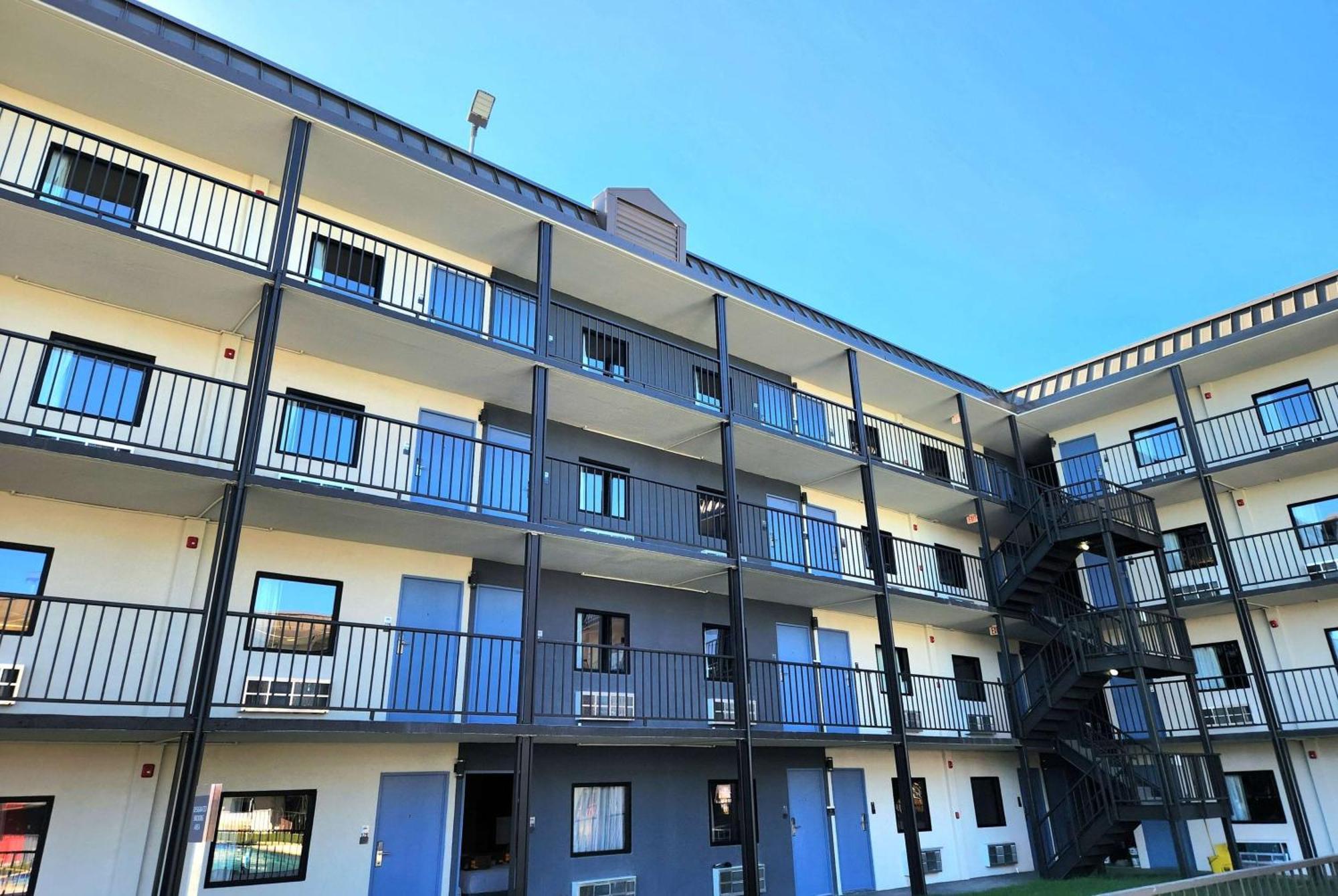 Days Inn By Wyndham Kenner/New Orleans Airport South Exterior photo