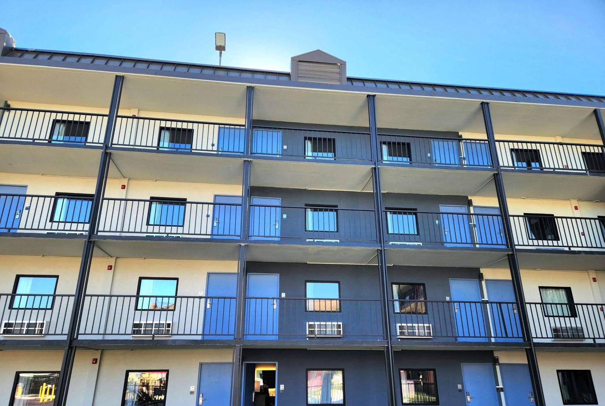 Days Inn By Wyndham Kenner/New Orleans Airport South Exterior photo